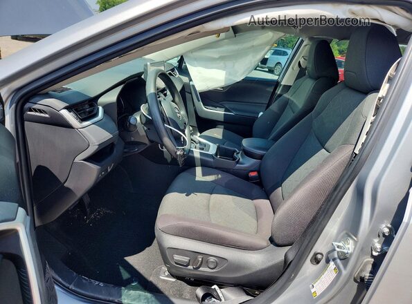 2T3P1RFVXRW425575 2024 TOYOTA RAV4 Silver წინა სალონის ხედი
