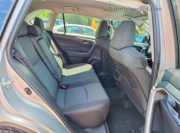 2T3P1RFVXRW425575 2024 TOYOTA RAV4 Silver უკანა სავარძლების ხედი