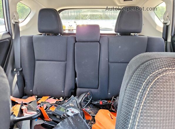 2T3RFREV0JW775183 2018 TOYOTA RAV4 Серебряный Вид задних сидений