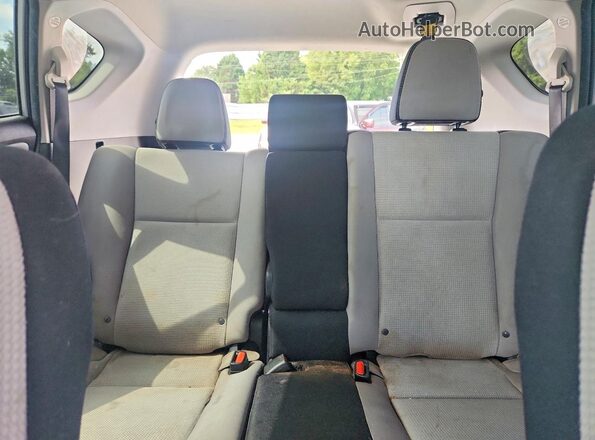 2T3RFREV1GW469523 2016 TOYOTA RAV4 Серебряный Вид задних сидений
