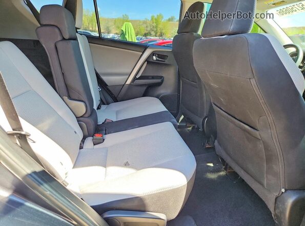2T3RFREV1HW684322 2017 TOYOTA RAV4 Gray Вид задньої частини салону