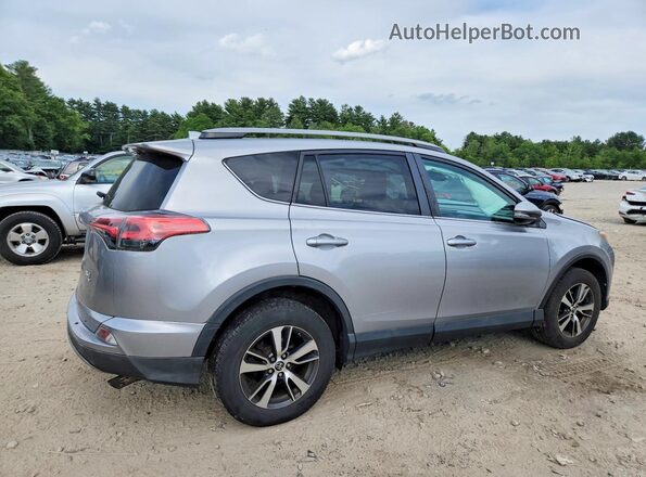 2T3RFREV2HW598503 2017 TOYOTA RAV4 Silver Задня права чверть