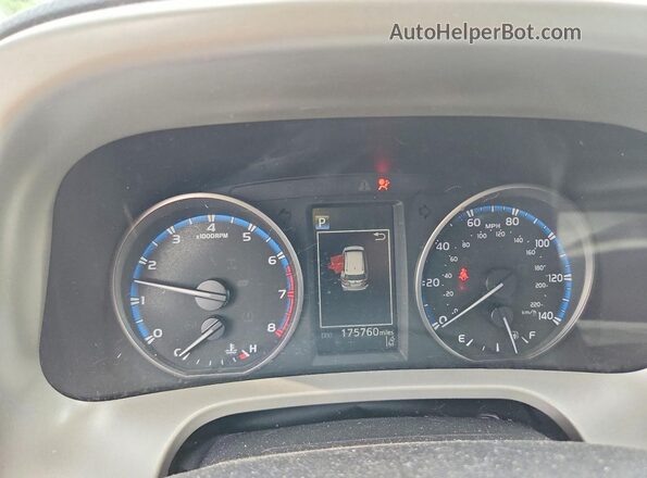 2T3RFREV2HW598503 2017 TOYOTA RAV4 Silver Вид щитка приладів