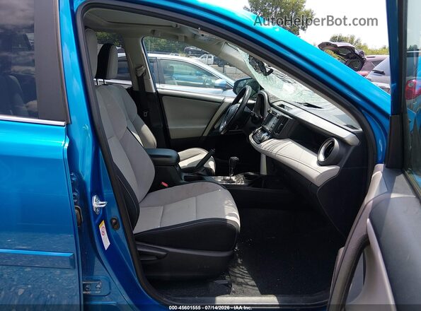 2T3RFREV2HW598811 2017 TOYOTA RAV4 Blue Vista interior delantera
