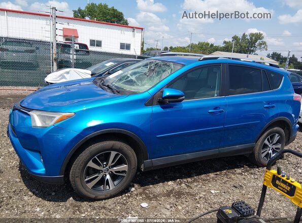 2T3RFREV2HW598811 2017 TOYOTA RAV4 Blue 