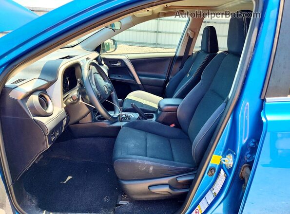 2T3RFREV3GW476666 2016 TOYOTA RAV4 Blue Вид салону спереду