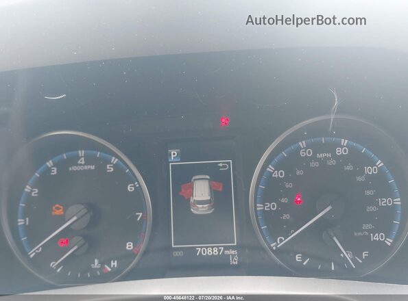 2T3RFREV3HW633873 2017 TOYOTA RAV4 Silver Հետևի նստատեղերի տեսք