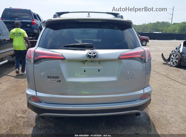 2T3RFREV3JW751704 2018 TOYOTA RAV4 Silver 