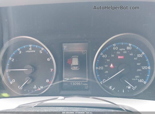 2T3RFREV3JW751704 2018 TOYOTA RAV4 Silver Հետևի նստատեղերի տեսք