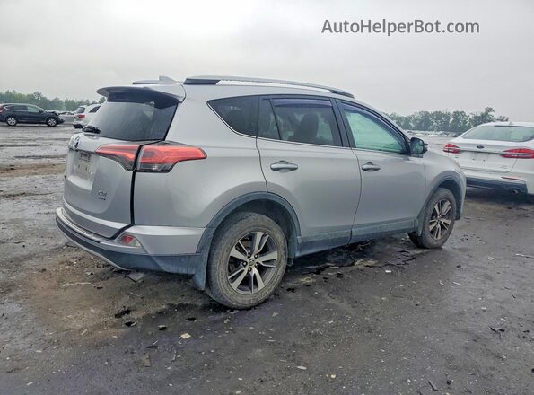 2T3RFREV4HW596784 2017 TOYOTA RAV4 Silver Tył prawy