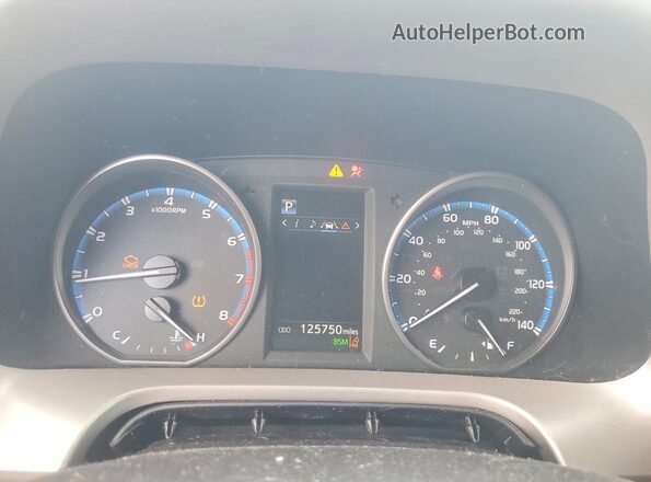 2T3RFREV4JW755406 2018 TOYOTA RAV4 Silver Widok zestawu wskaźników