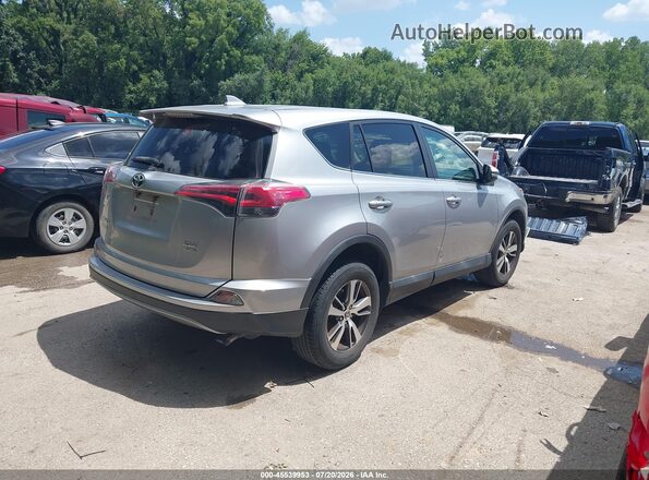 2T3RFREV4JW816785 2018 TOYOTA RAV4 Silver Задня права чверть