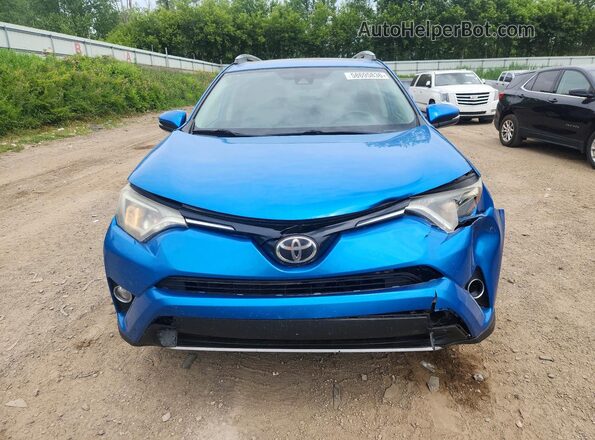 2T3RFREV5HW619120 2017 TOYOTA RAV4 Blue Widok z przodu