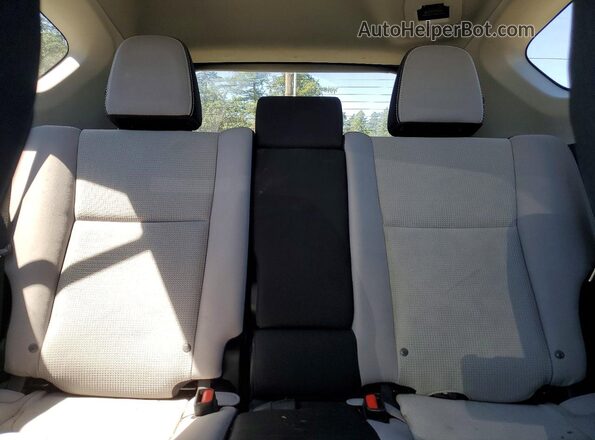 2T3RFREV5HW629758 2017 TOYOTA RAV4 Silver უკანა სავარძლების ხედი