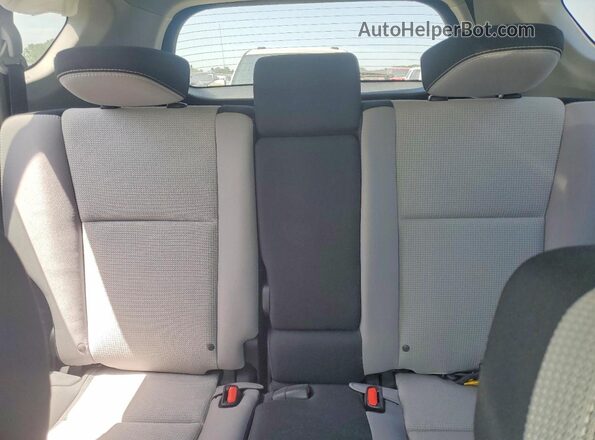 2T3RFREV6HW666382 2017 TOYOTA RAV4 Белый Вид задних сидений