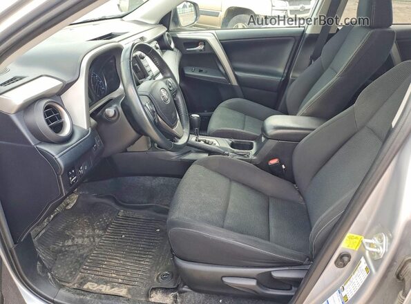 2T3RFREV6HW686468 2017 TOYOTA RAV4 Silver Սալոնի դիմացի տեսք