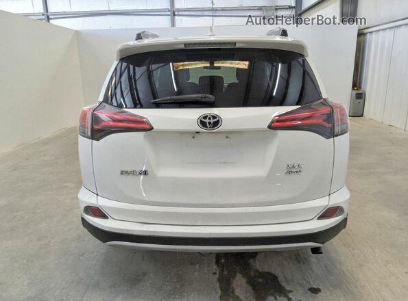 2T3RFREV6JW750787 2018 TOYOTA RAV4 White Widok z tyłu