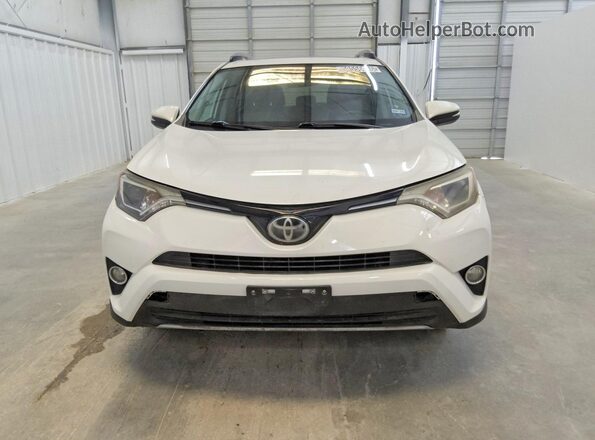 2T3RFREV6JW750787 2018 TOYOTA RAV4 White Widok z przodu