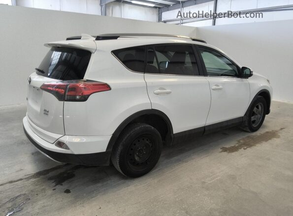 2T3RFREV6JW750787 2018 TOYOTA RAV4 White 