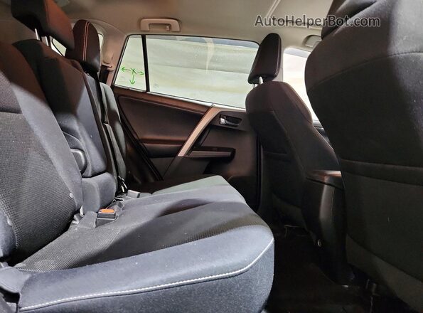 2T3RFREV6JW753673 2018 TOYOTA RAV4 Gray უკანა სალონის ხედი