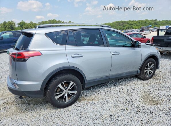 2T3RFREV6JW789802 2018 TOYOTA RAV4 Silver Задня права чверть