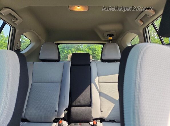 2T3RFREV6JW816142 2018 TOYOTA RAV4 Silver უკანა სავარძლების ხედი