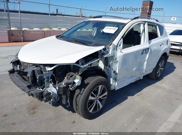 2T3RFREV6JW823687 2018 TOYOTA RAV4 White Widok z przodu