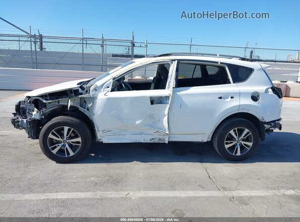 2T3RFREV6JW823687 2018 TOYOTA RAV4 White 