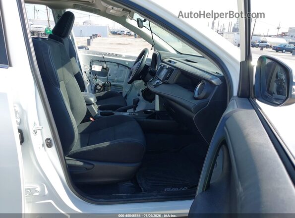 2T3RFREV6JW823687 2018 TOYOTA RAV4 White Widok wnętrza z przodu