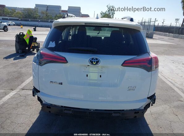 2T3RFREV6JW823687 2018 TOYOTA RAV4 White 