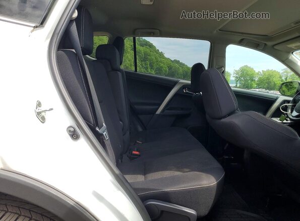 2T3RFREV6JW857645 2018 TOYOTA RAV4 White Vista interior trasera