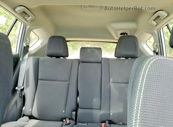 2T3RFREV6JW857645 2018 TOYOTA RAV4 White Vista de los asientos traseros