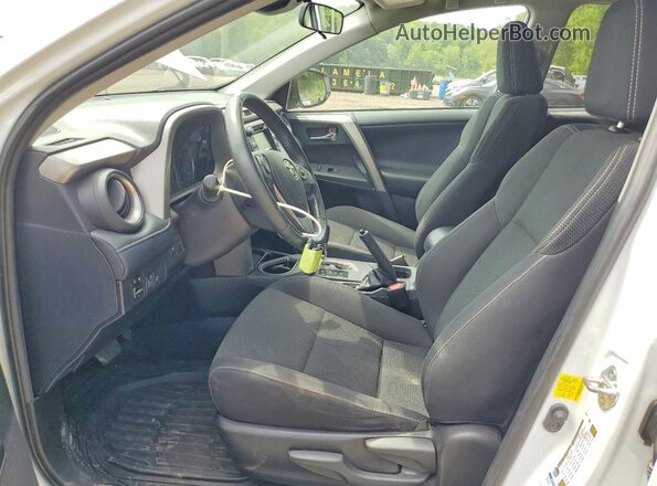 2T3RFREV6JW857645 2018 TOYOTA RAV4 White Vista interior delantera