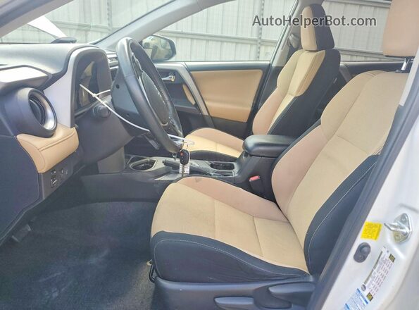 2T3RFREV7HW554688 2017 TOYOTA RAV4 White Вид салону спереду