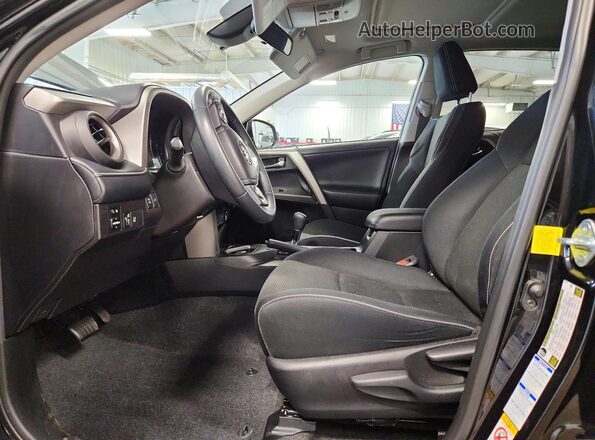 2T3RFREV7HW675981 2017 TOYOTA RAV4 Black Widok wnętrza z przodu