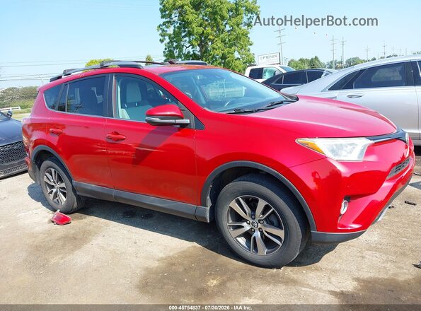 2T3RFREV8HW646246 2017 TOYOTA RAV4 Red Вид задньої частини салону