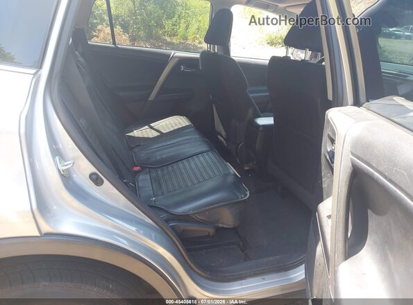 2T3RFREV8HW690652 2017 TOYOTA RAV4 Silver VIN կոդի պիտակի տեսք
