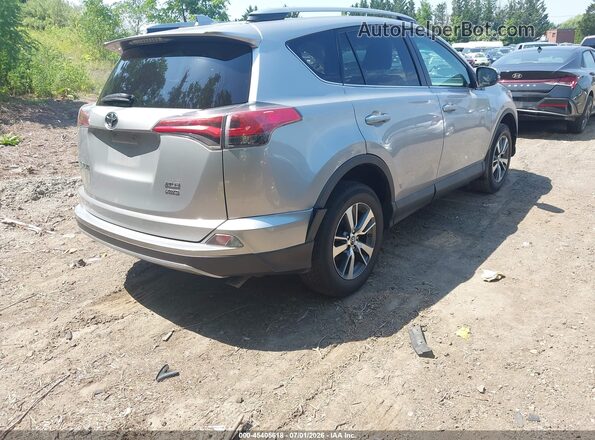 2T3RFREV8HW690652 2017 TOYOTA RAV4 Silver Դիմացի տեսք