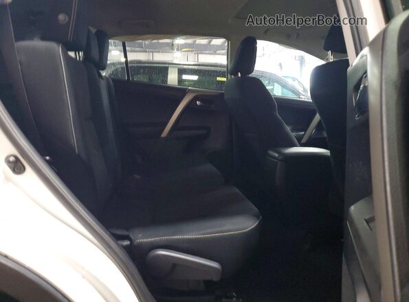 2T3RFREV9GW534702 2016 TOYOTA RAV4 White Вид задніх сидінь