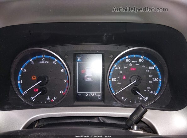 2T3RFREV9HW575980 2017 TOYOTA RAV4 White Հետևի նստատեղերի տեսք