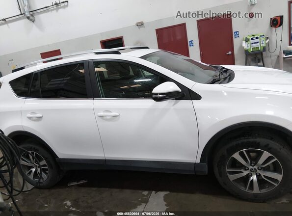 2T3RFREV9HW575980 2017 TOYOTA RAV4 White Սալոնի 360 աստիճան տեսք