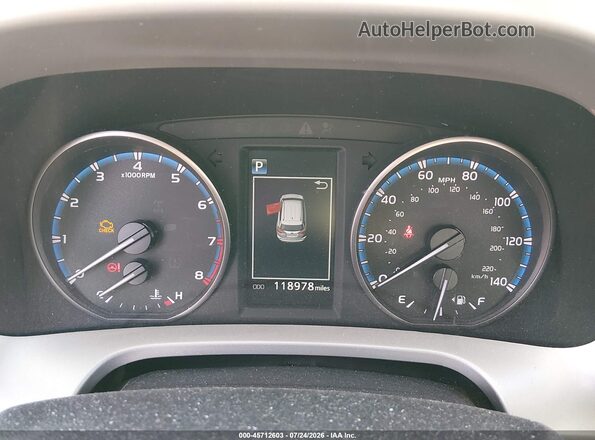 2T3RFREV9HW643260 2017 TOYOTA RAV4 Silver Հետևի նստատեղերի տեսք