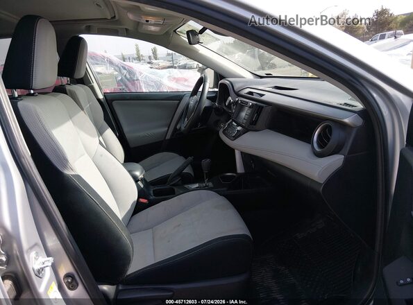 2T3RFREV9HW643260 2017 TOYOTA RAV4 Silver Սալոնի դիմացի տեսք