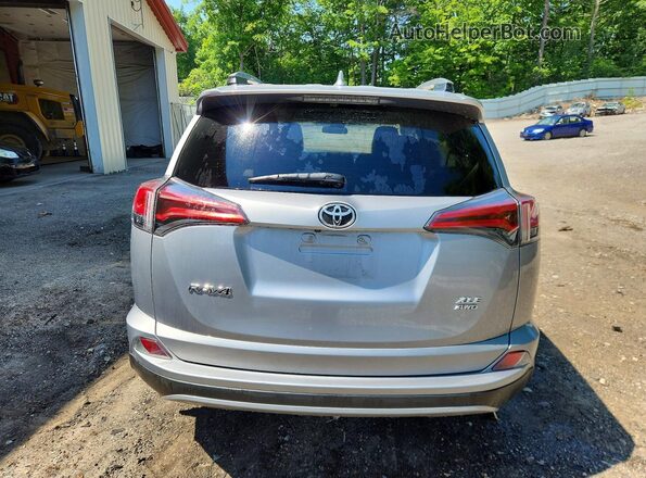 2T3RFREV9HW649849 2017 TOYOTA RAV4 Silver Widok z tyłu