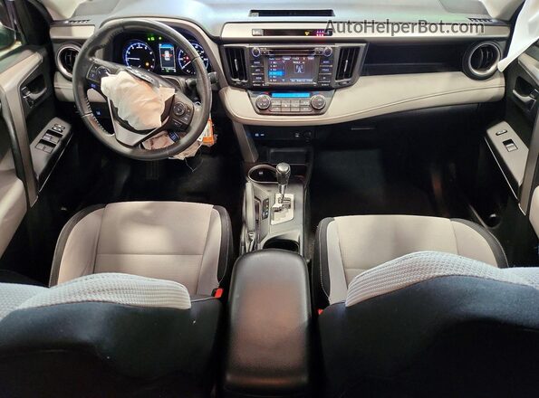 2T3RFREV9HW649849 2017 TOYOTA RAV4 Silver Widok deski rozdzielczej