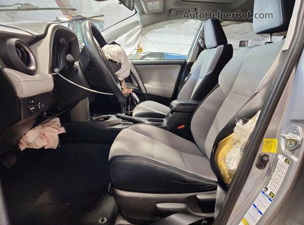 2T3RFREV9HW649849 2017 TOYOTA RAV4 Silver Widok wnętrza z przodu