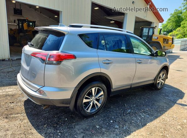 2T3RFREV9HW649849 2017 TOYOTA RAV4 Silver Tył prawy
