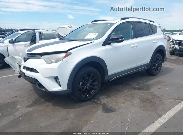 2T3RFREV9JW711837 2018 TOYOTA RAV4 White Առջևի ձախ երեք քառորդ տեսարան