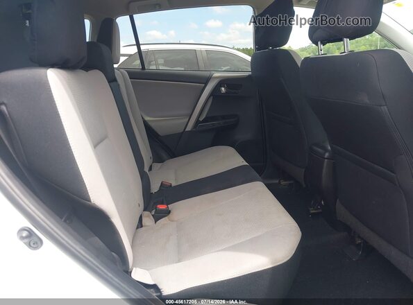 2T3RFREV9JW711837 2018 TOYOTA RAV4 White VIN կոդի պիտակի տեսք