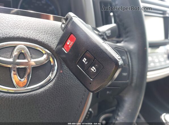 2T3RFREV9JW711837 2018 TOYOTA RAV4 White Առջևի վահանակի տեսք